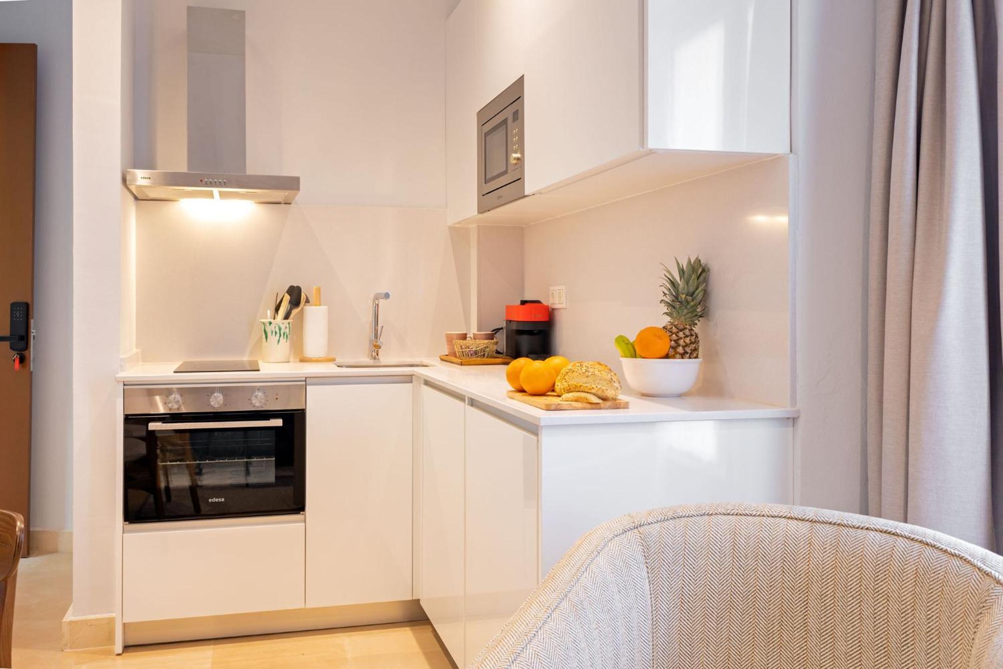 Angeles 6- Giralda Luxury By Valcambre Apartment Seville Room photo